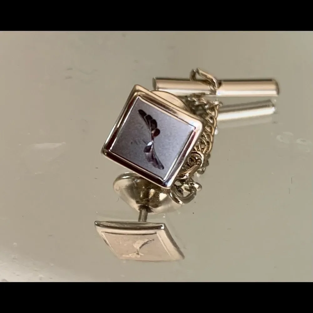 Vintage gold engraved tie tack or tie pin‎